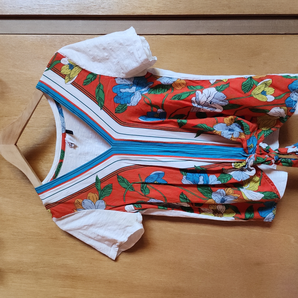 Anthropologie Women's Floral V-Neck Top - Red Multi - Picture 2 of 5